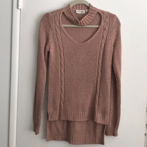RD Style V-Neck Choker Sweater; Size Small
